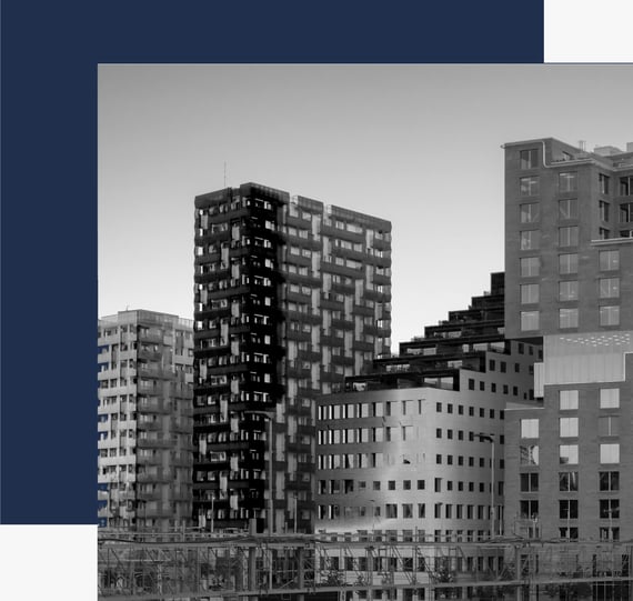 Svart-hvitt bilde av Barcode-området i Oslo, med moderne høyhus og unike fasader som gir området et urbant og arkitektonisk særpreg.